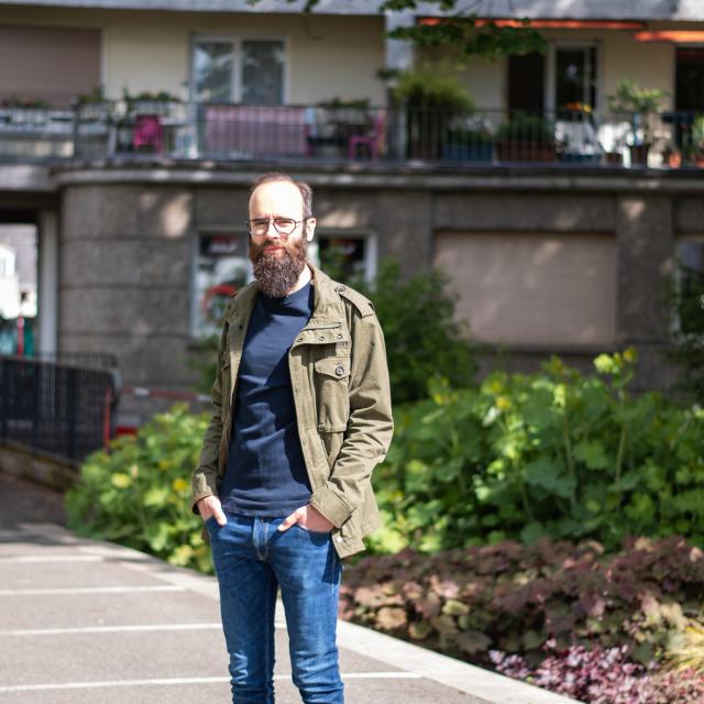 Simon Bas Greeter