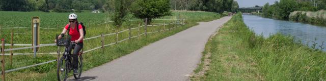 Radfahren entlang des Rhône-Rhein-Kanals