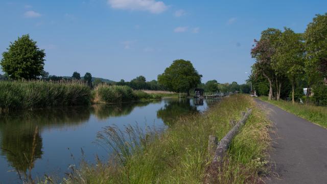 Fahrradweg entlang des Kanals
